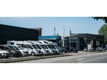 EQS 450  SUV HYPERSCREEN REMOTE-PARK AHK 2025