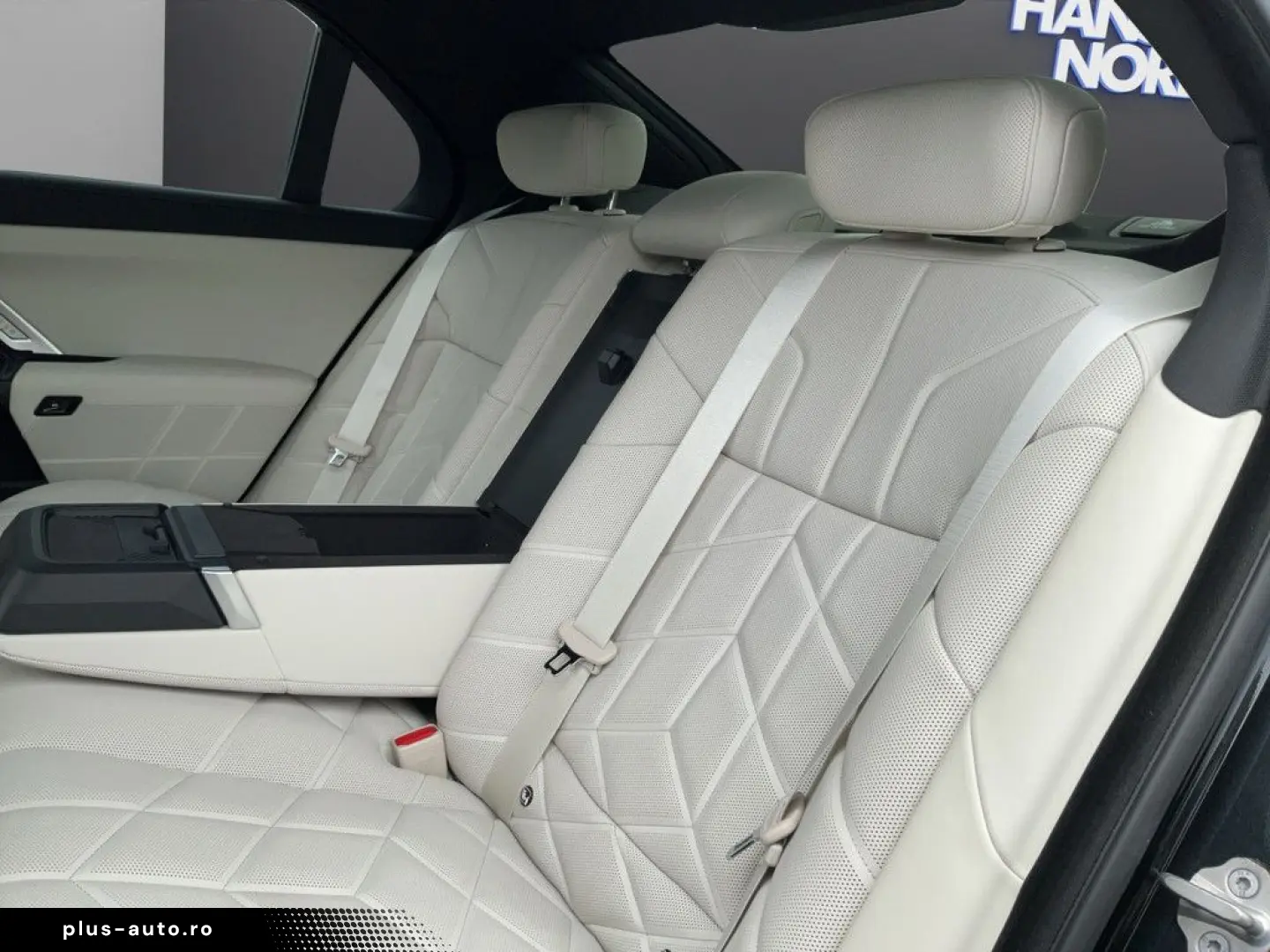 740d xDrive LED PANO 360  AKTIVSITZE ACC B&W 19