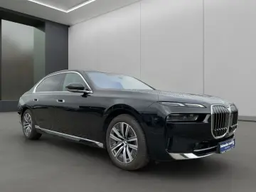 740d xDrive LED PANO 360  AKTIVSITZE ACC B&W 19