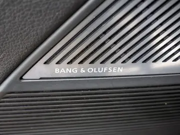 Q8 competition plus 50 TDI quattro MATRIX STANDH