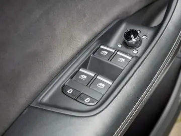 Q8 competition plus 50 TDI quattro MATRIX STANDH