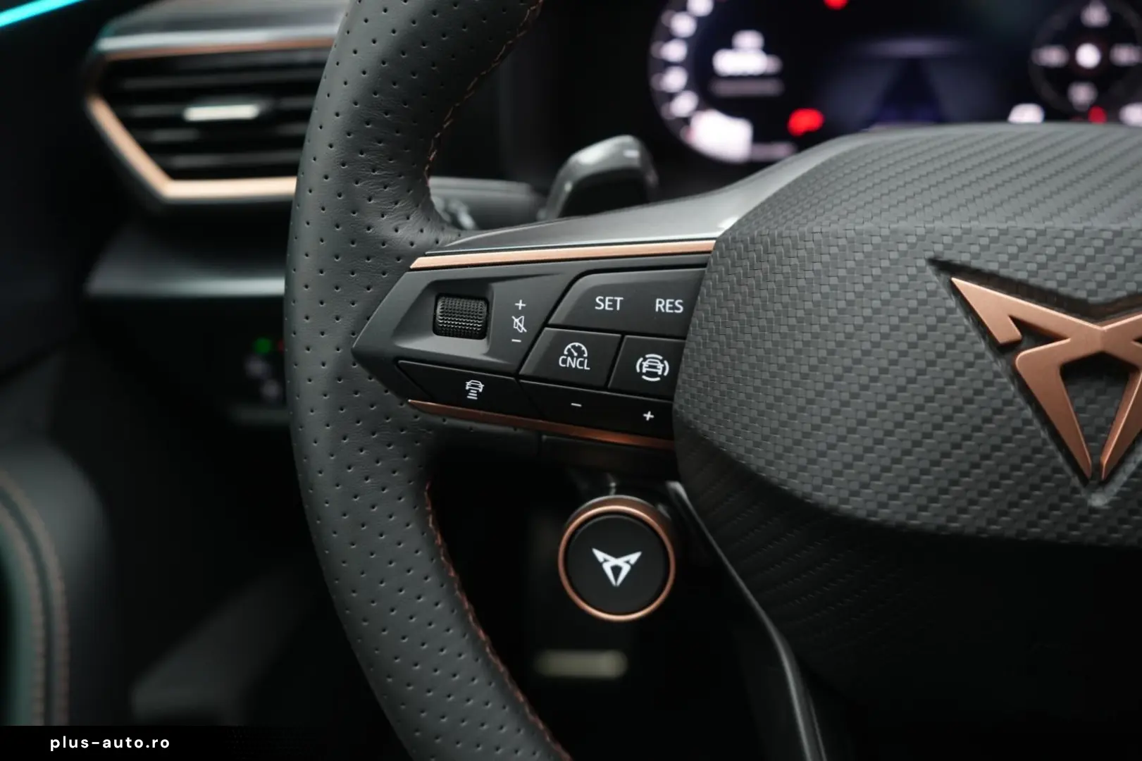 Formentor 2.0 TSI 4Drive DSG VZ FullLink ACC Kam