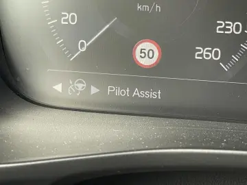 XC40 T4 INSCRIPTION BUSINESS PHEV PILOT ACC CAM