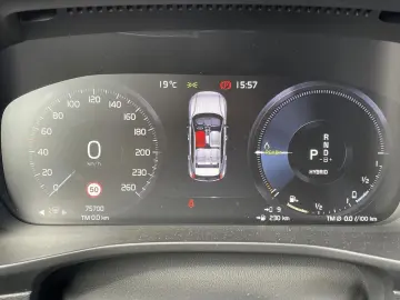 XC40 T4 INSCRIPTION BUSINESS PHEV PILOT ACC CAM