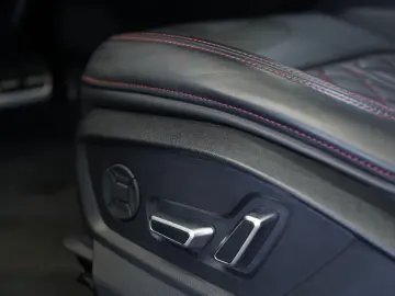 Q8 50 TDI q. S line  23  ACC LUFT Pano S-Sitze