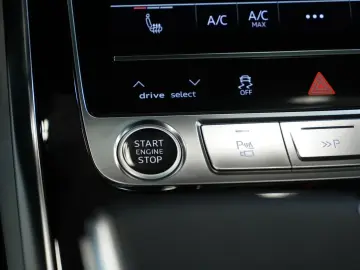 Q8 50 TDI q. S line  23  ACC LUFT Pano S-Sitze