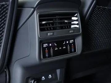 Q8 50 TDI q. S line  23  ACC LUFT Pano S-Sitze