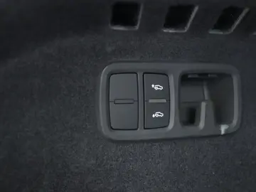 Q8 50 TDI q. S line  23  ACC LUFT Pano S-Sitze