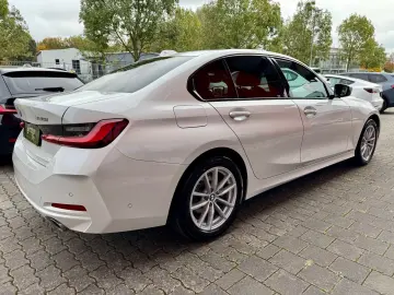 320i Limousine Step. HiFi Leder AHK Head-Up RFK