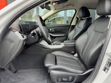 320i Limousine Step. HiFi Leder AHK Head-Up RFK