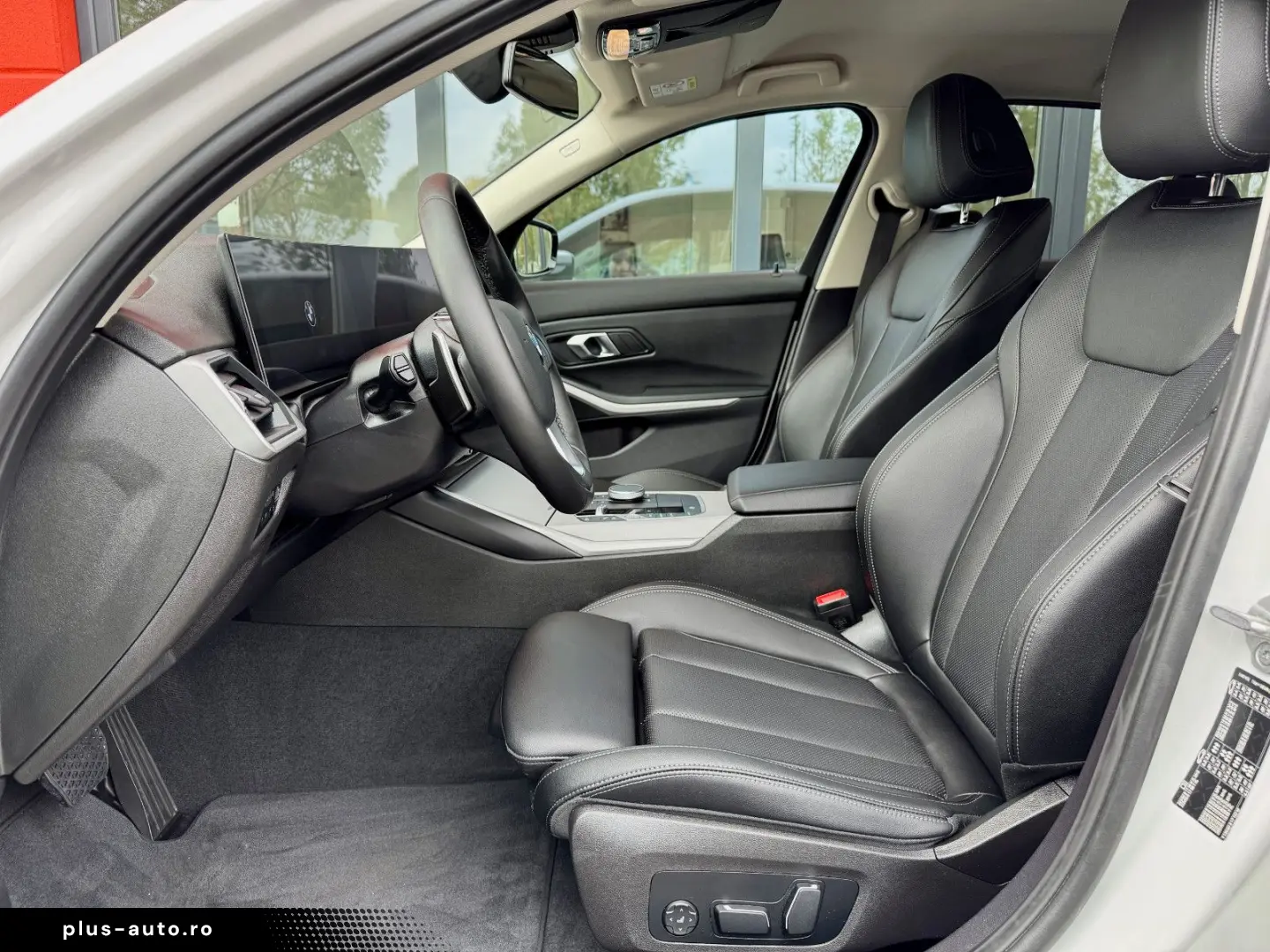 320i Limousine Step. HiFi Leder AHK Head-Up RFK