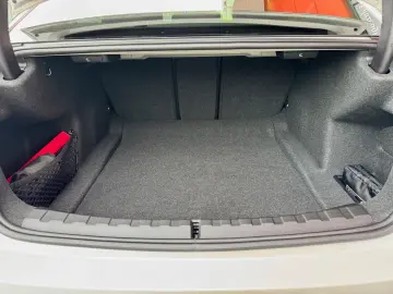 320i Limousine Step. HiFi Leder AHK Head-Up RFK