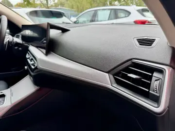 320i Limousine Step. HiFi Leder AHK Head-Up RFK