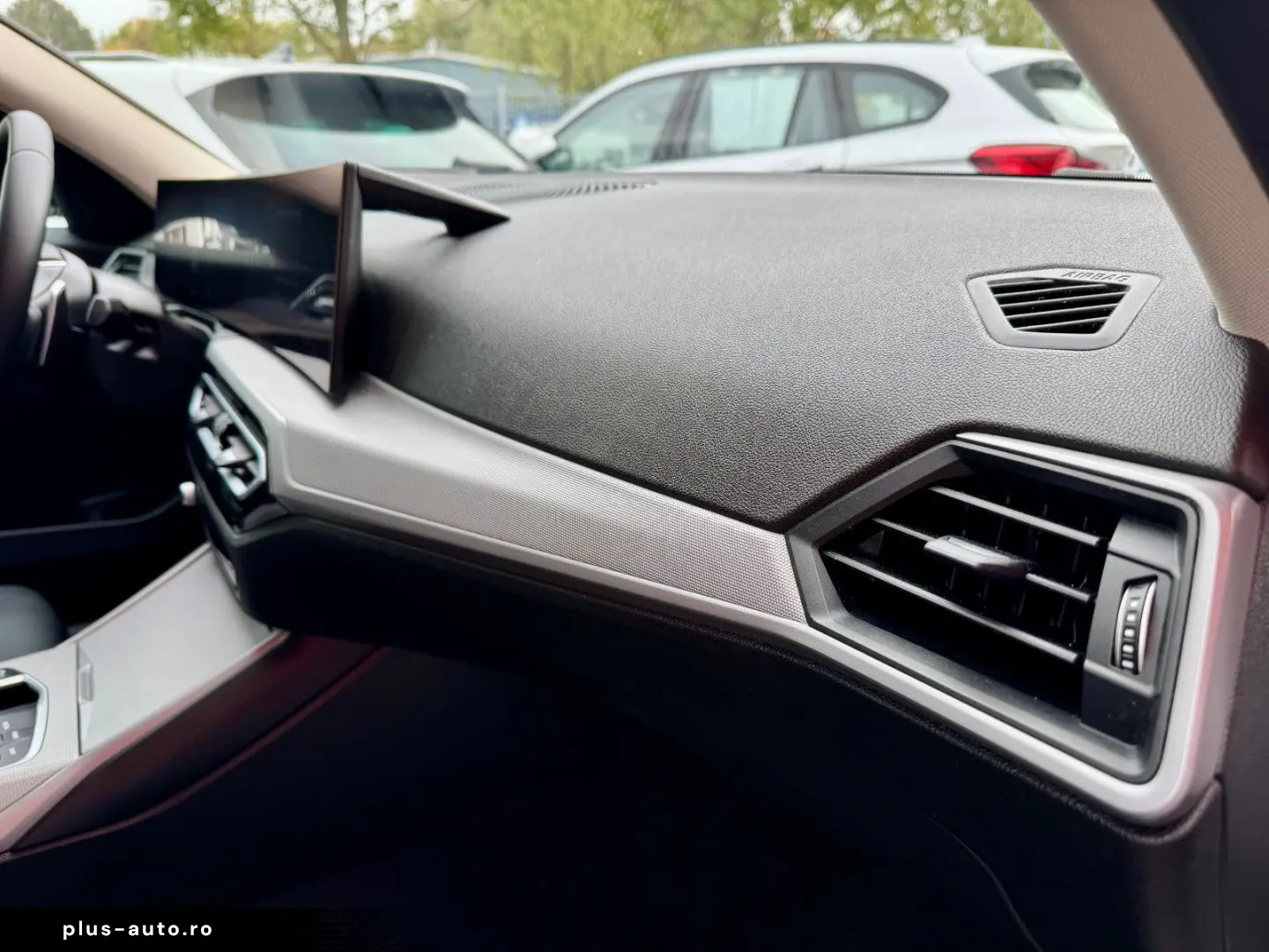 320i Limousine Step. HiFi Leder AHK Head-Up RFK