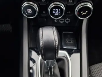 RENAULT ARKANA 1.3 TCe MHEV 140 techno EDC