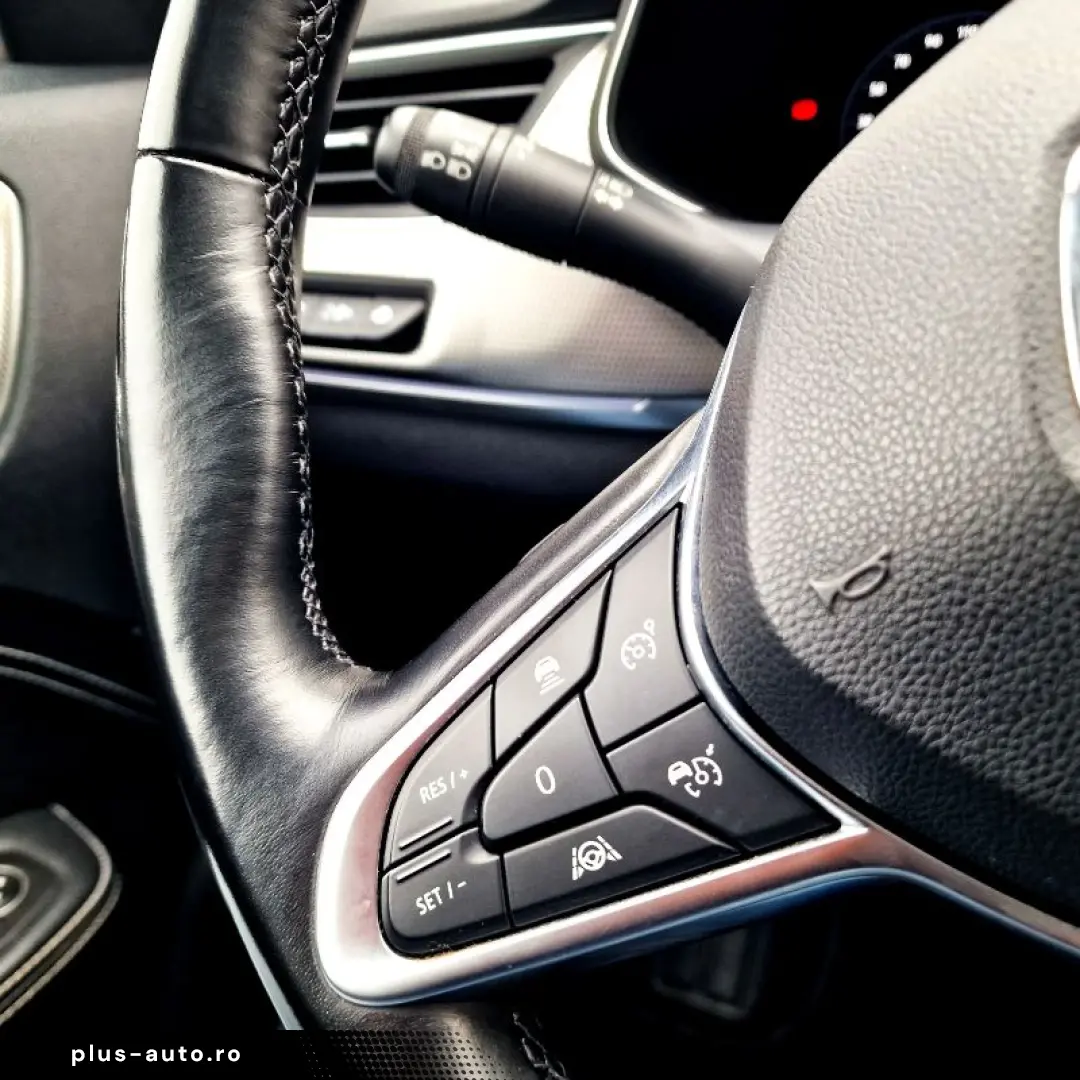 RENAULT ARKANA 1.3 TCe MHEV 140 techno EDC