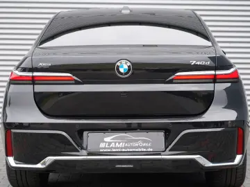 740d xDrive M Sport SKYLOUNGE ICONIC 360 HUD B&W