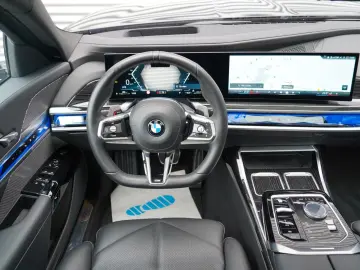 740d xDrive M Sport SKYLOUNGE ICONIC 360 HUD B&W