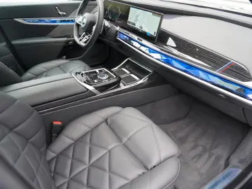 740d xDrive M Sport SKYLOUNGE ICONIC 360 HUD B&W