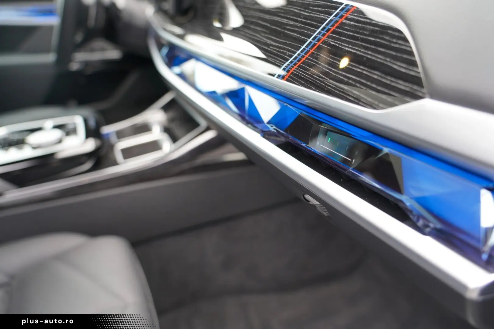 740d xDrive M Sport SKYLOUNGE ICONIC 360 HUD B&W