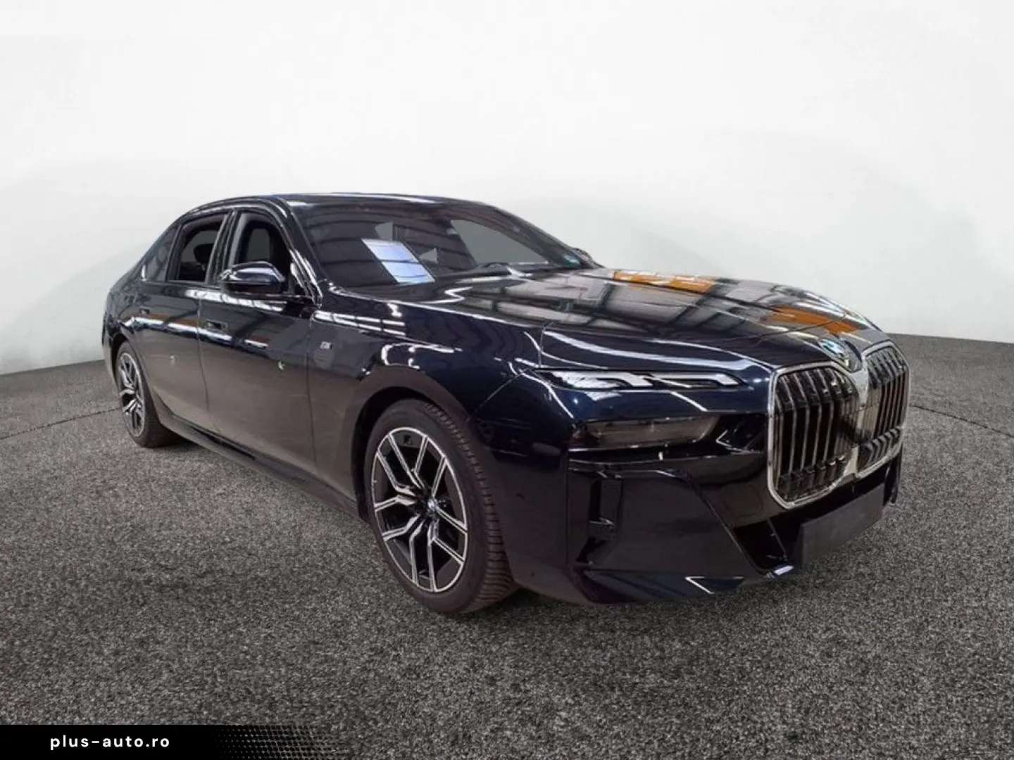 740d xDrive M Sport TV AHK STANDHZG B&W