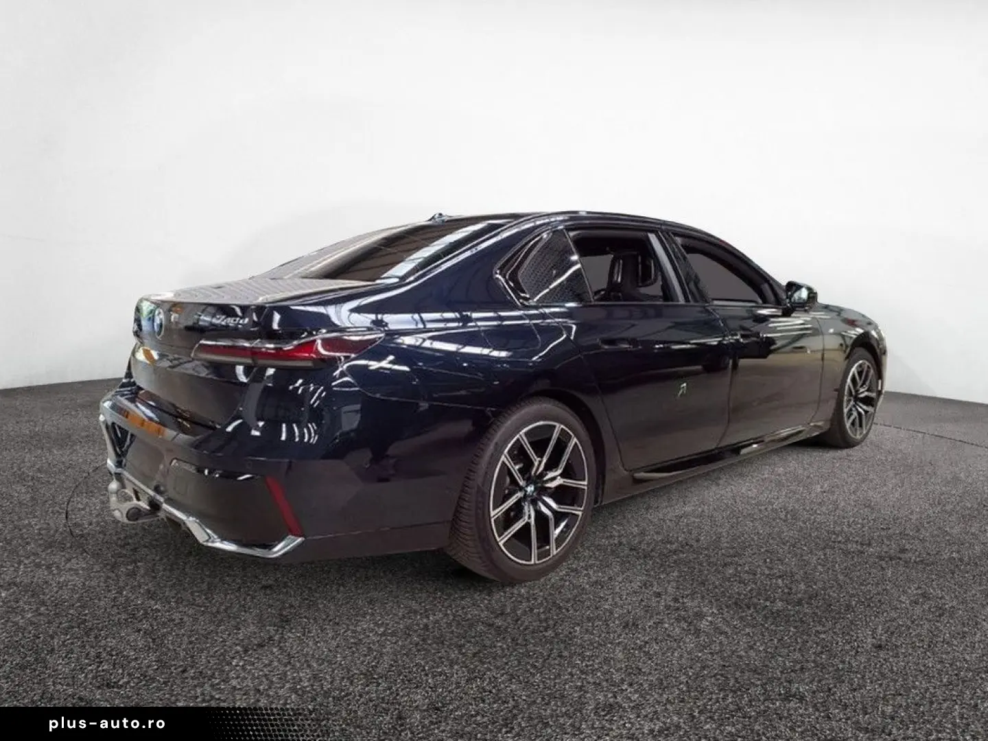 740d xDrive M Sport TV AHK STANDHZG B&W