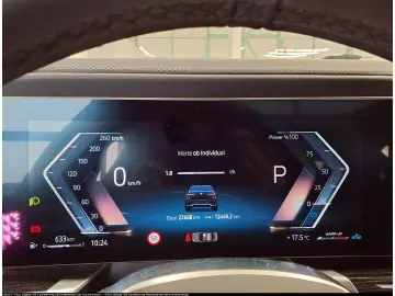 740d xDrive M Sport TV AHK STANDHZG B&W