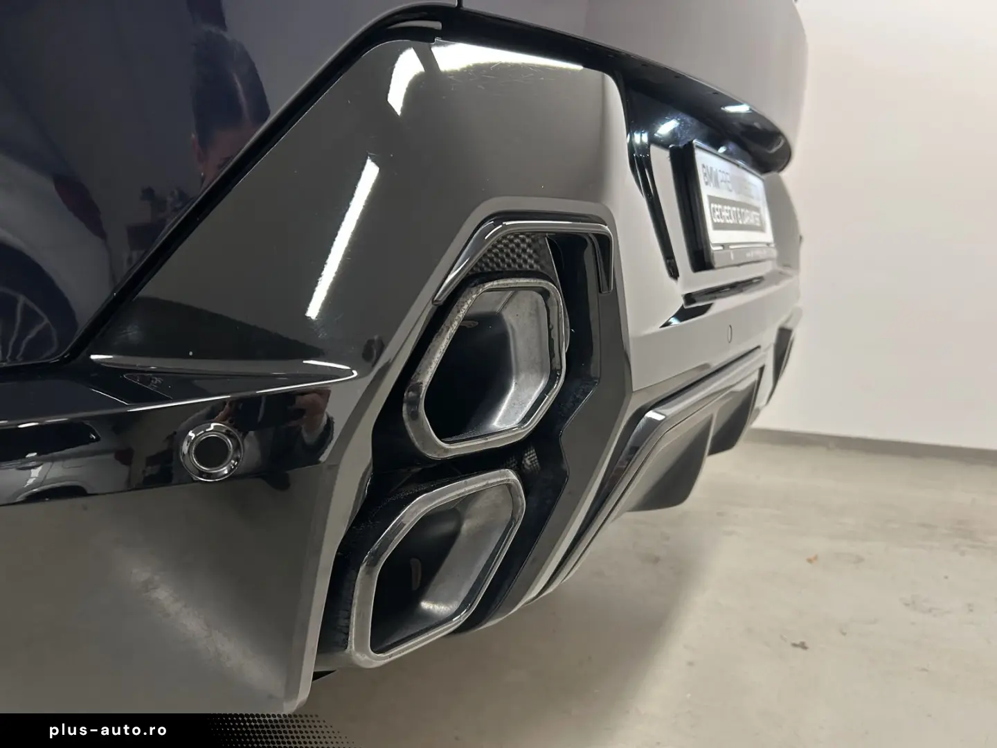 XM Label Red DA. Prof. PA. Plus B&W LED DAB AHK