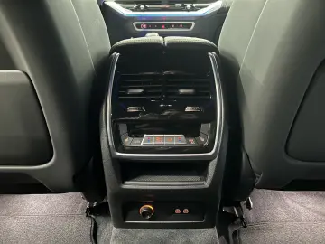 XM Label Red DA. Prof. PA. Plus B&W LED DAB AHK