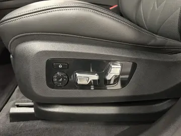 XM Label Red DA. Prof. PA. Plus B&W LED DAB AHK