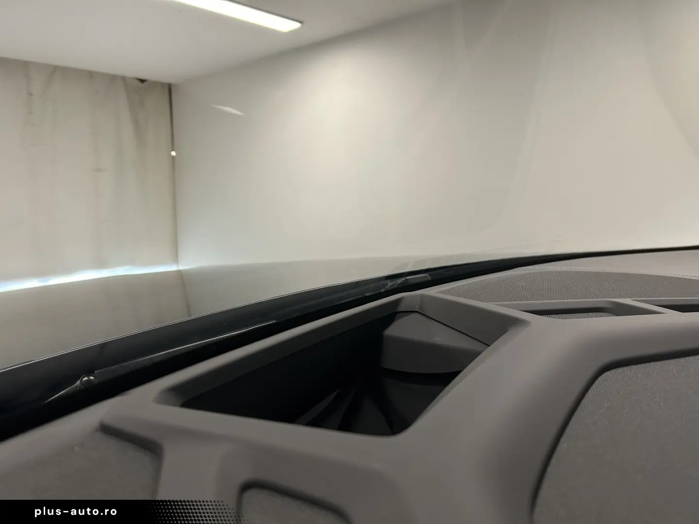 XM Label Red DA. Prof. PA. Plus B&W LED DAB AHK