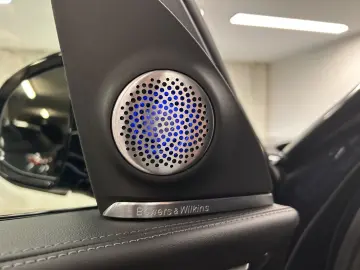 XM Label Red DA. Prof. PA. Plus B&W LED DAB AHK