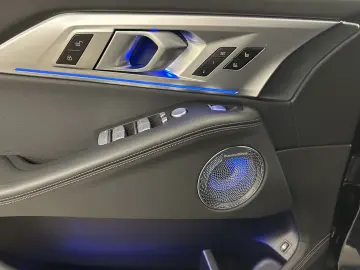 XM Label Red DA. Prof. PA. Plus B&W LED DAB AHK