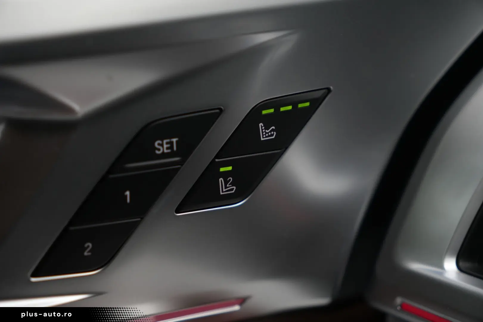 XM  BLACK EDITION-ACC-AHK-23M-LEDER SILVERSTONE