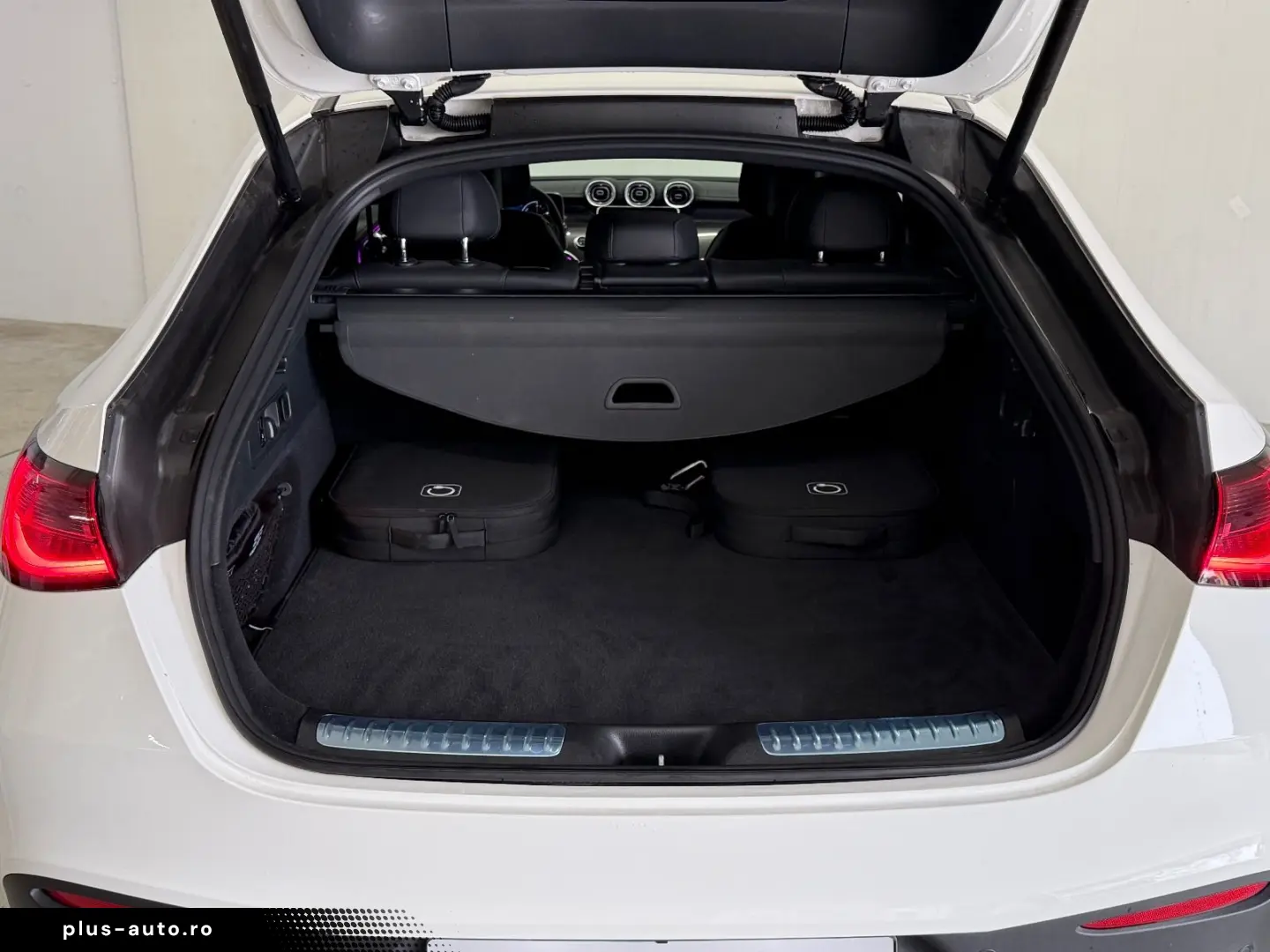 GLC 300e Coupe 4Matic AMG Night 20  360