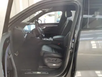 TOUAREG R 4M eHYBRID BLACK 21Z ACC HuD PANO 360