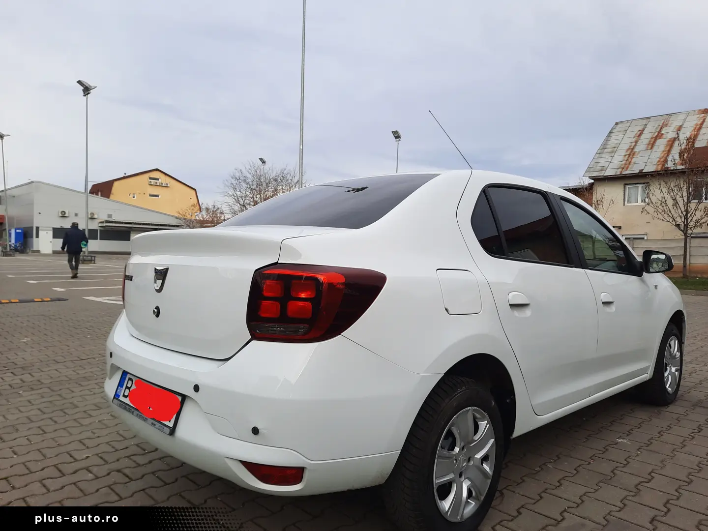 Dacia  Logan  1000 cm 3  75 C p   2020