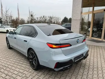 M760 7 M760 e xDrive M Aerodynamik