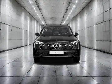 GLC 300 e 4M AMG AMBIENTE DISTRO MEMORY MBUX AHK