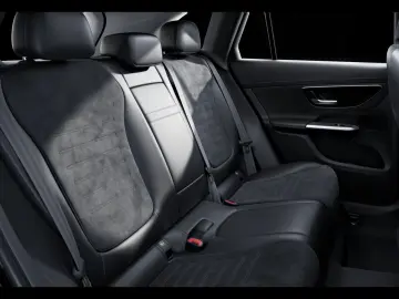 GLC 300 e 4M AMG AMBIENTE DISTRO MEMORY MBUX AHK