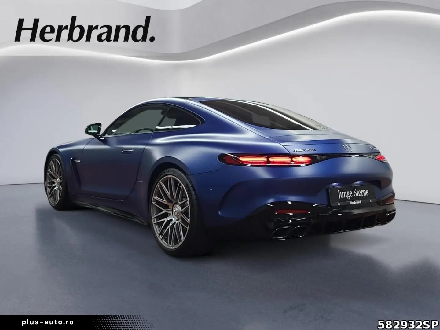 AMG GT GT 63 4M  DISTRONIC PERFORMANCE SOUND