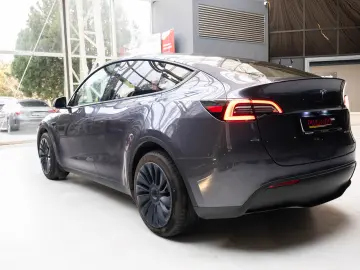 Tesla Model Y Long Range Dual Motor