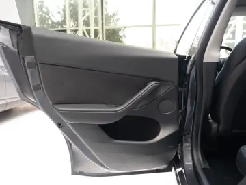 Tesla Model Y Long Range Dual Motor
