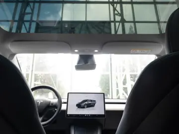 Tesla Model Y Long Range Dual Motor