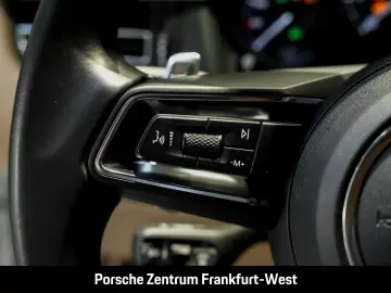 Macan Luftfederung Panoramadach Abstandstempomat