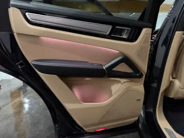 Cayenne Platinum Edition Keyless Go ACC Panorama