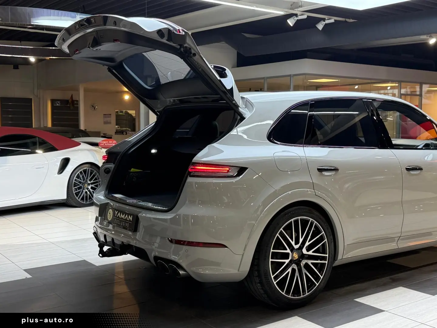 Cayenne S  Kreide Pano HuD InnoDrive Sport-Desig