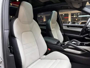 Cayenne S  Kreide Pano HuD InnoDrive Sport-Desig