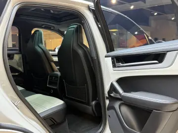 Cayenne S  Kreide Pano HuD InnoDrive Sport-Desig