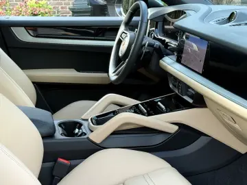 Cayenne E-Hybrid Coupe BEIFAHRERDISPLAY SPORTDES